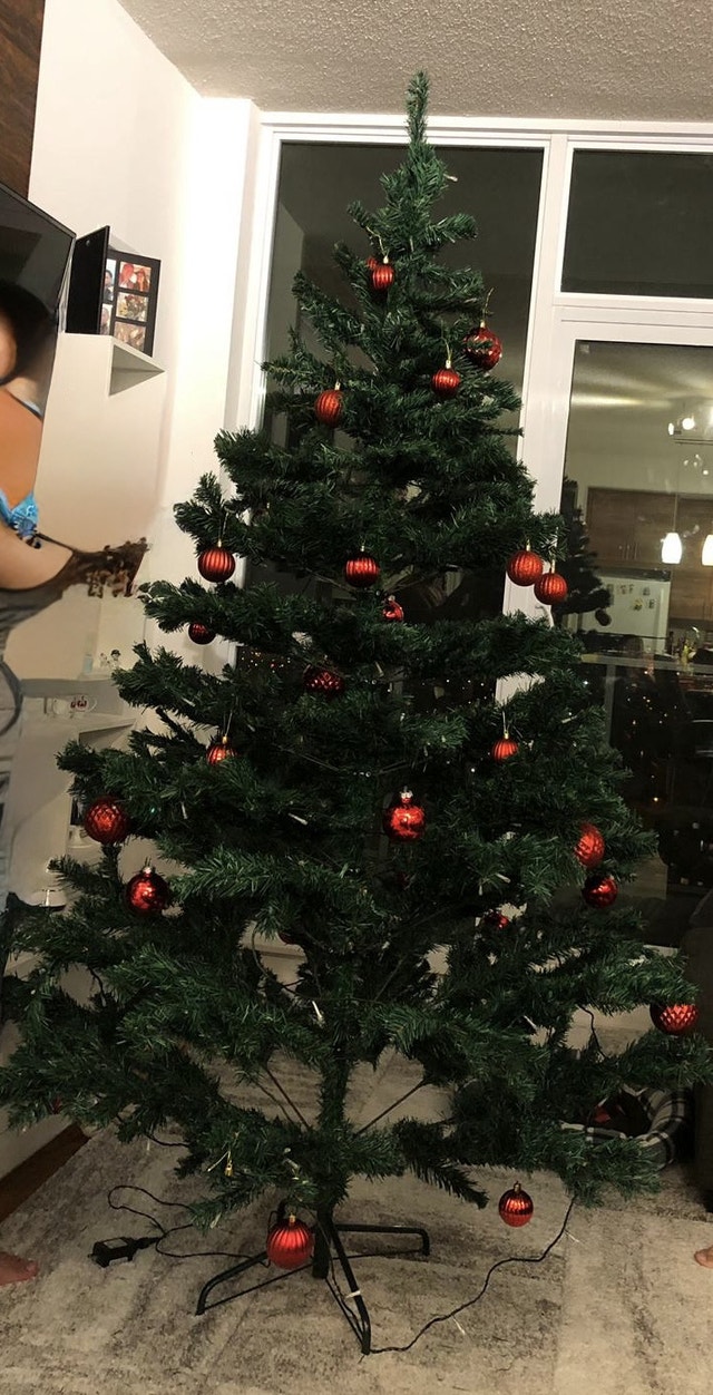 Christmas tree 7.5 ft