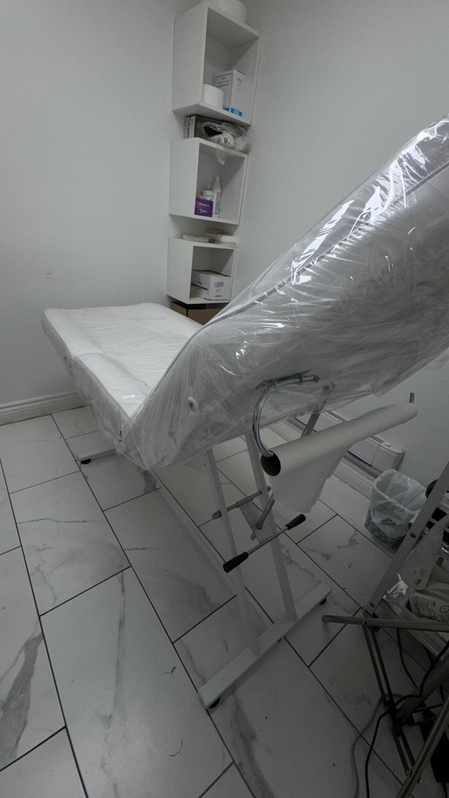 Waxing bed + accessories