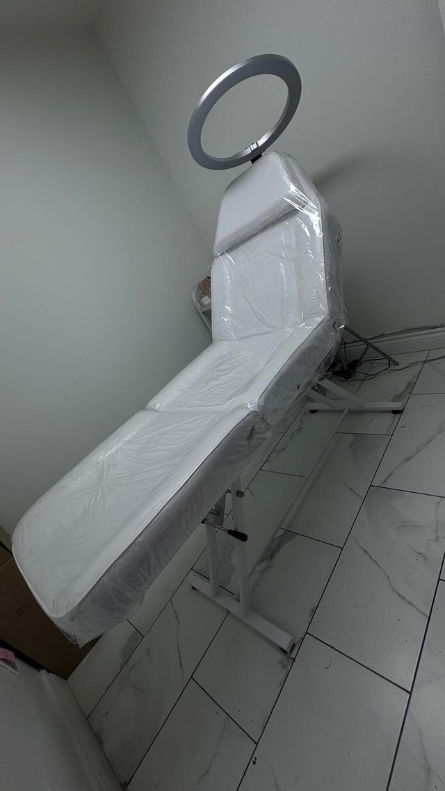 Waxing bed + accessories - photo 2