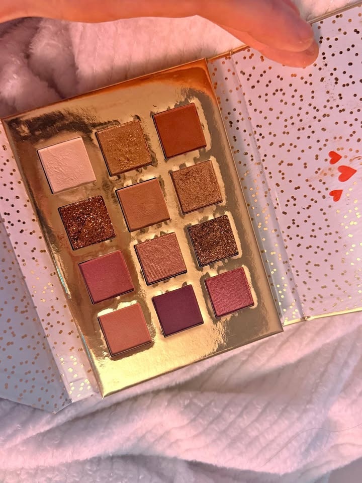 essence from Santa with Love Eyeshadow Palette 12 Shades