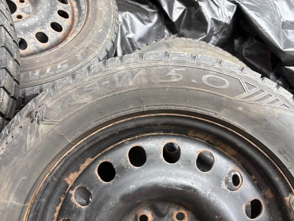 225/60R17 Winter Tires on 5x114.3 Wheels - photo 3