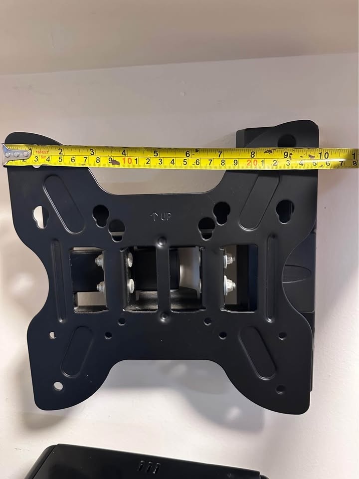 14in-40in TV Wall Mount - Adjustable (Cash Only) - photo 4