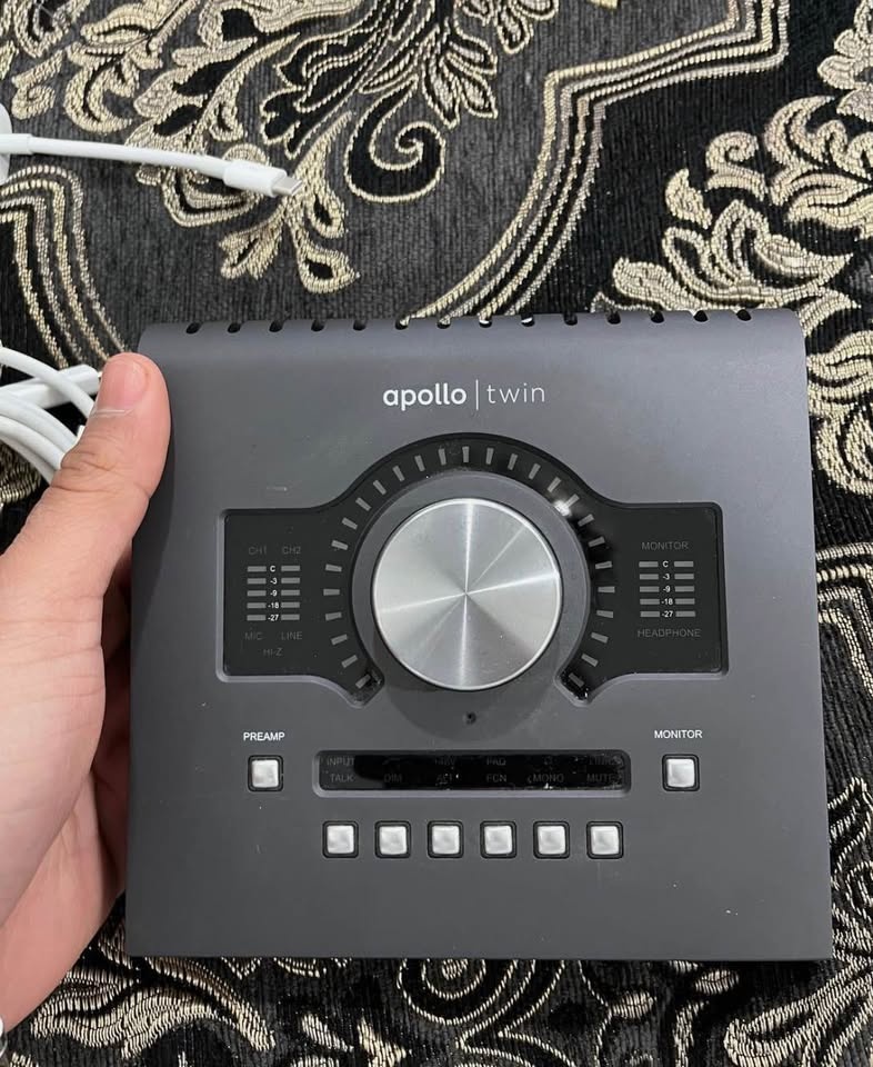 UAD Apollo Twin - Thunderbolt 2 - Great Condition - photo 2