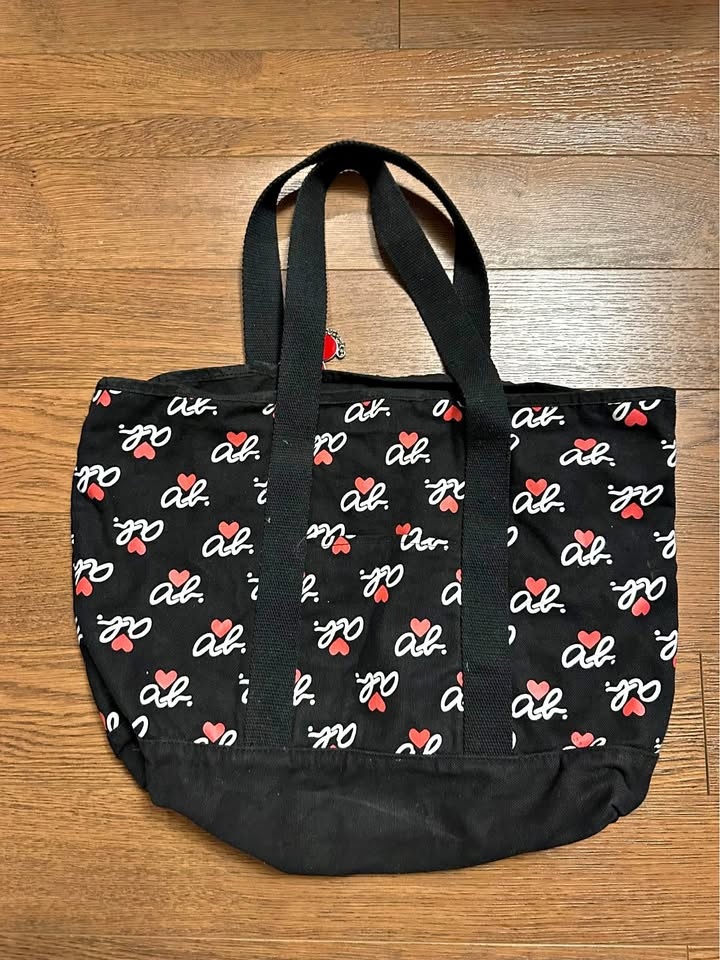 Agnes B Fabric tote
