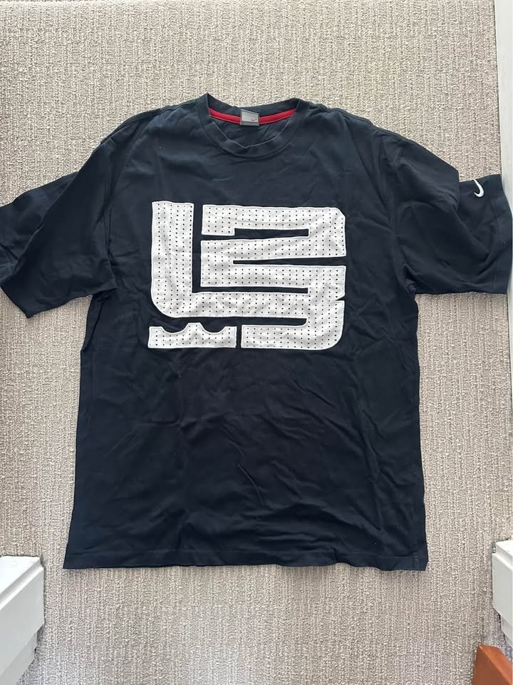 Men's Nike Logo Tee in Navy