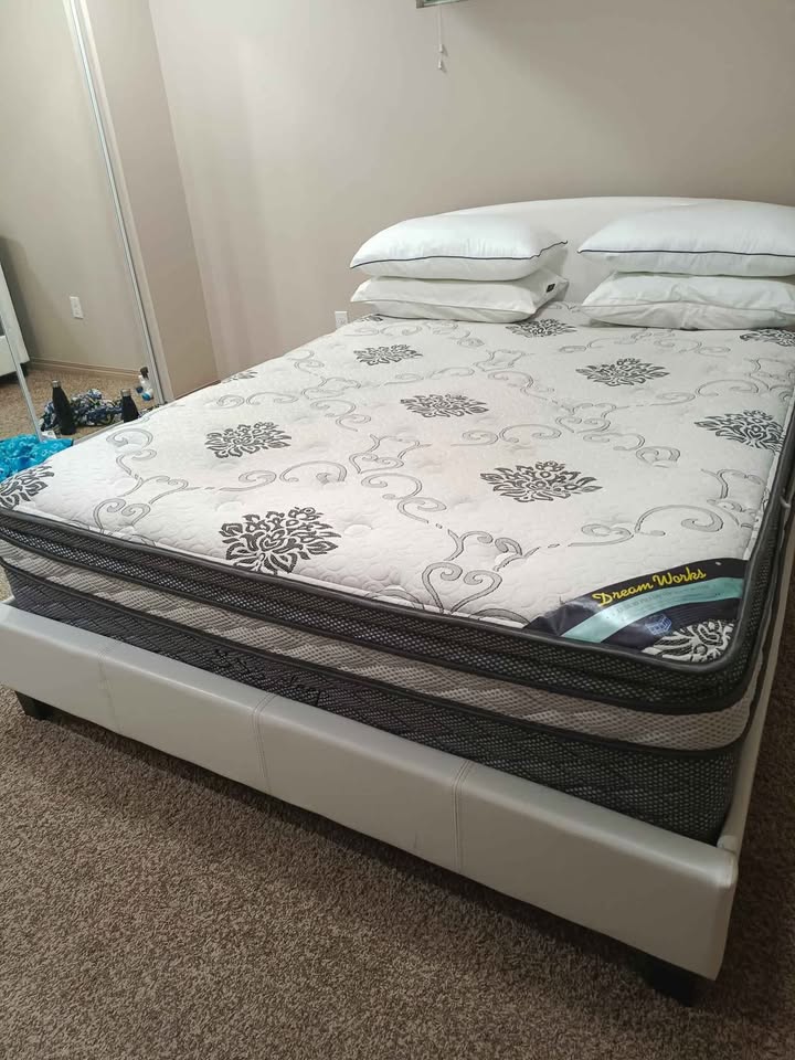 Bed Frame Queen Size with Mattress and Pillows - photo 2