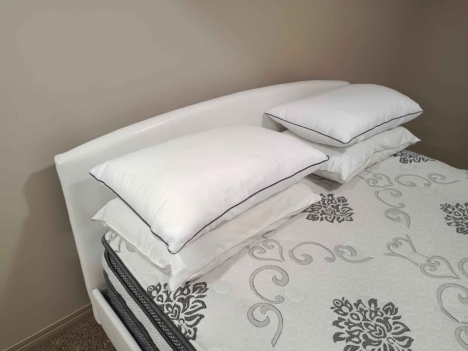 Bed Frame Queen Size with Mattress and Pillows - photo 4