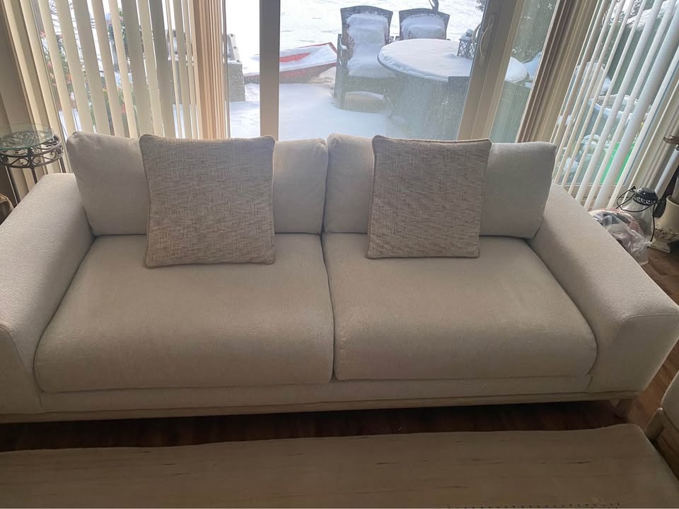 Bernhardt Quality Cream Sofa retails $2400 - photo 2