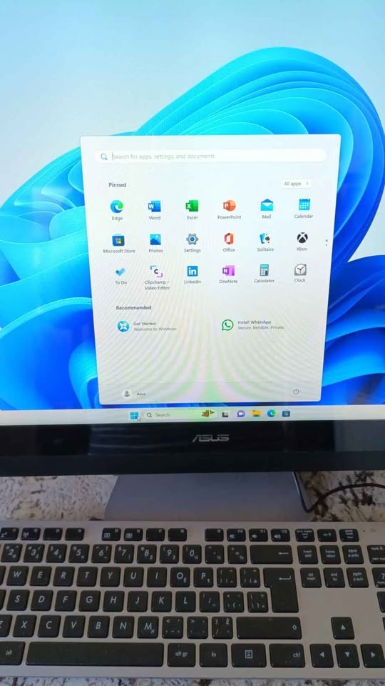 Asus ZN240IC Touchscreen AIO i5-6200U 16GB RAM 4TB SSD Win 11 Pr - photo 2