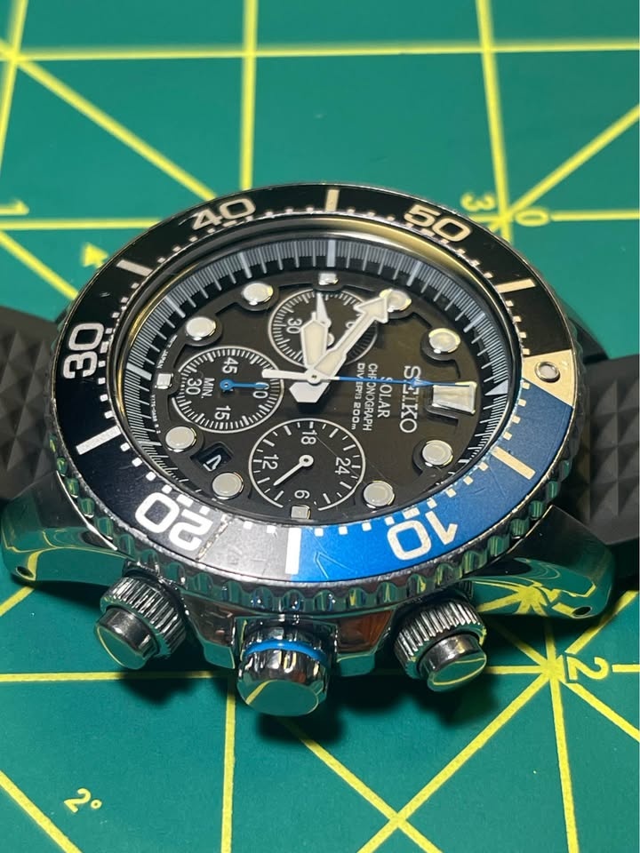 Seiko SSC017 Solar Chronograph Dive Watch - photo 3