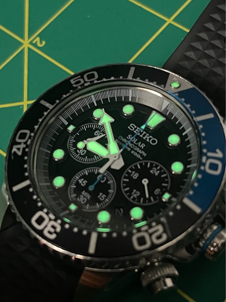Seiko SSC017 Solar Chronograph Dive Watch - photo 5