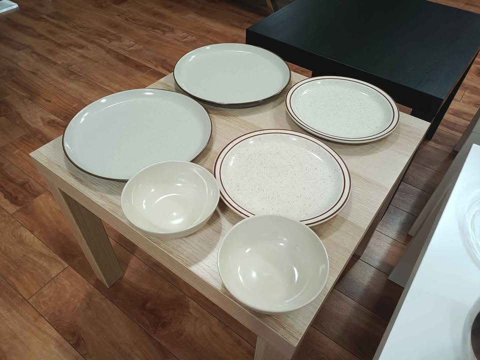 Set of plates, bowls, glasses - photo 2