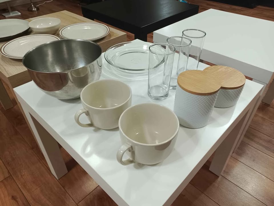 Set of plates, bowls, glasses - photo 3
