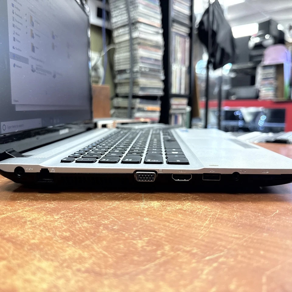 SAMSUNG NP300E5E i5-3230M Laptop - photo 4