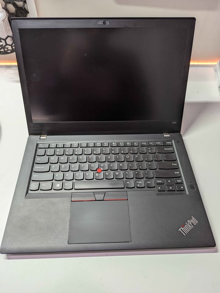 Lenovo T480 Laptop + Upgraded Screen & 5 Batteries - photo 2