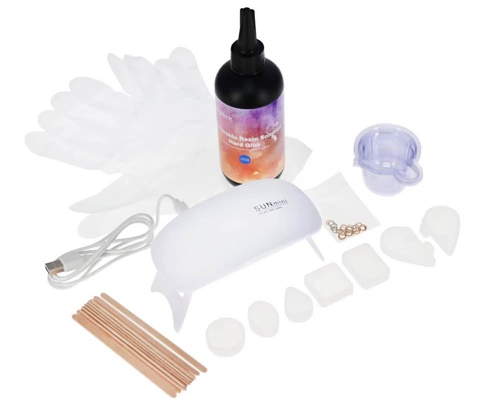 CraftyBook UV Epoxy Resin Kit with Light and Molds - photo 3