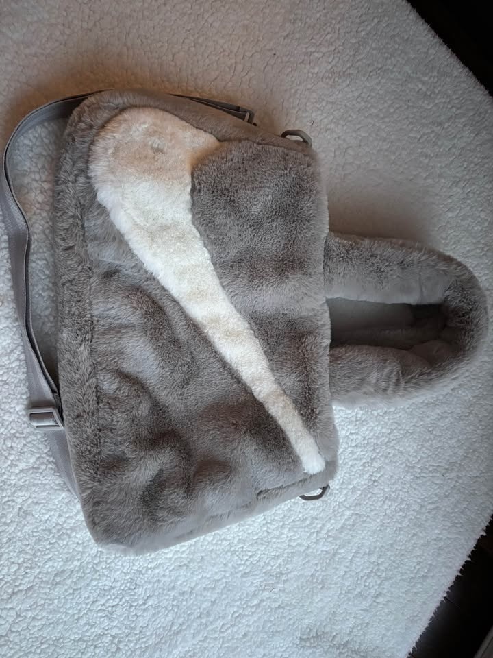 Nike Grey and White Faux Fur Swoosh Tote Bag - photo 4