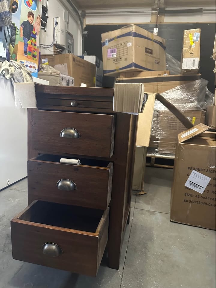 Centerville 3-Drawer Nightstand - Modern Storage - Open Box Deal - photo 3