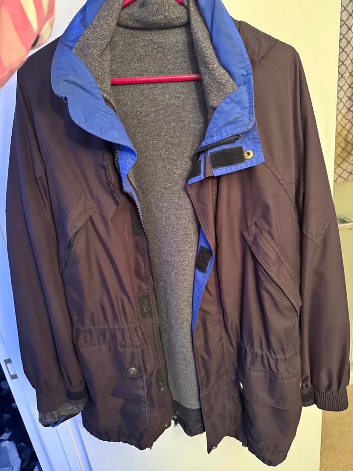 SPEEDO black and blue winter jacket for sale! Perfect condition