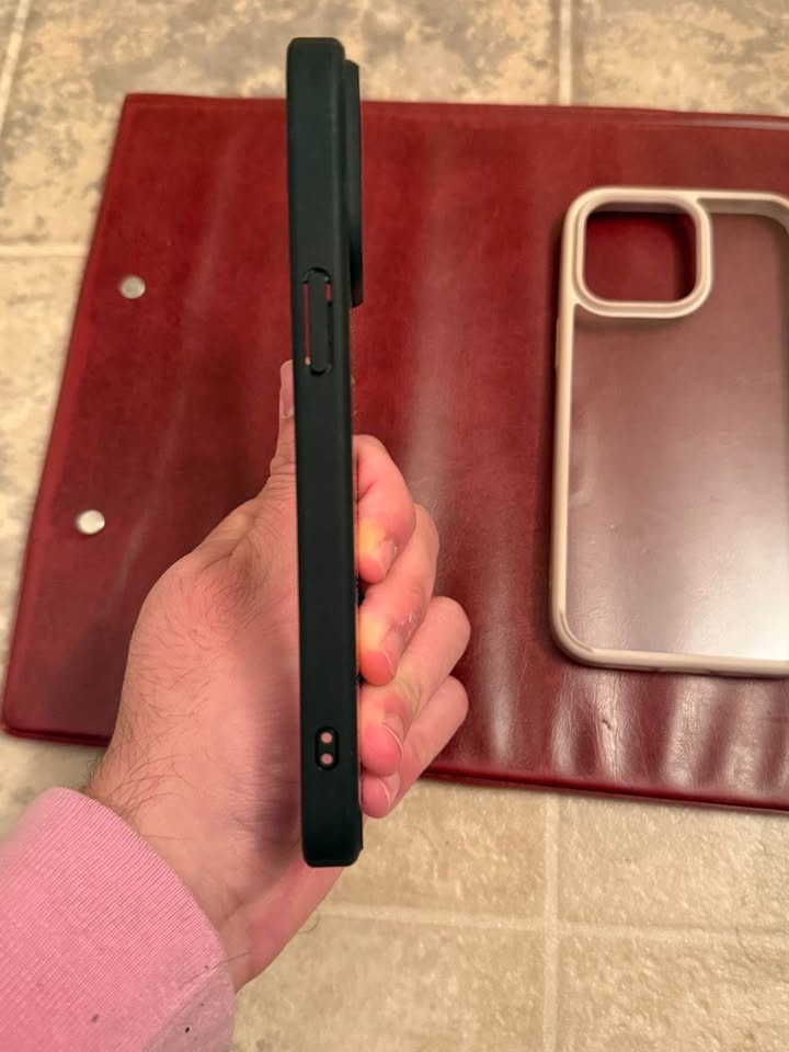 iPhone 14 Pro Max Spigen Cases (Perfect Condition) - photo 4