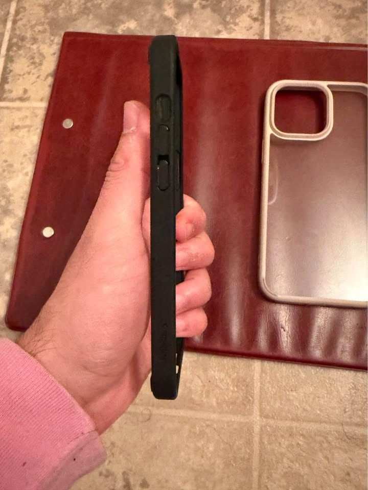 iPhone 14 Pro Max Spigen Cases (Perfect Condition) - photo 5