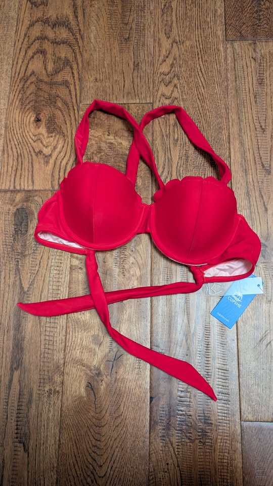 *NEW* Cupshe Scalloped Glow Red Bikini Top (Small) - photo 4