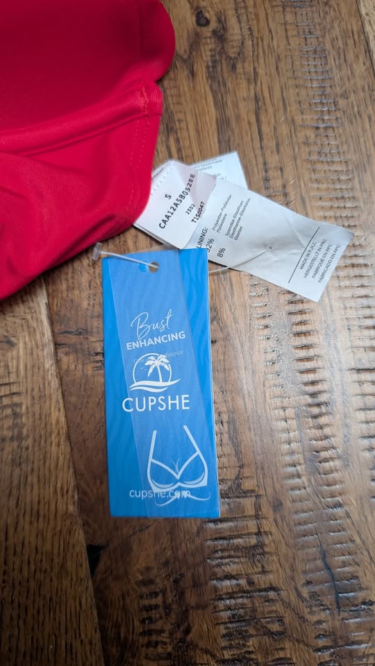 *NEW* Cupshe Scalloped Glow Red Bikini Top (Small) - photo 5