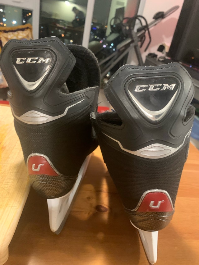 CCM Hockey Skates easy lace mechanism Size 3 - photo 4