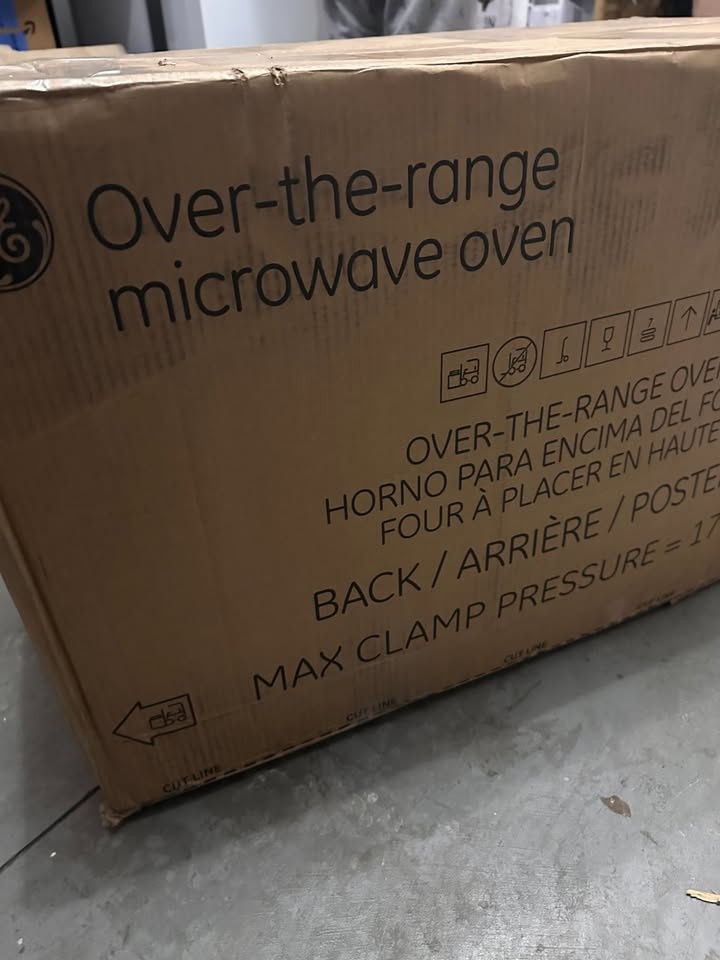 GE 30" 1.6 cu.ft. Stainless Steel OTR Microwave - New Open Box - photo 5