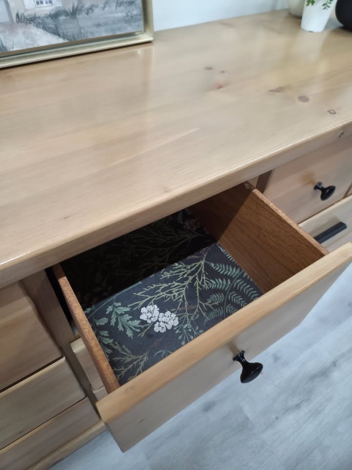 Beautiful Natural Wood 9-Drawer Dresser - photo 3