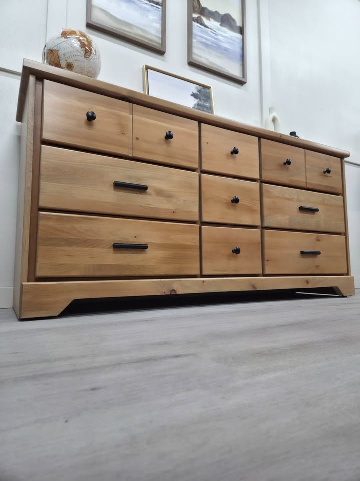 Beautiful Natural Wood 9-Drawer Dresser - photo 4