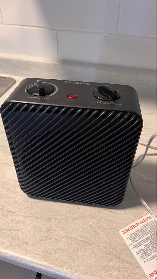 Electric Heater and Cooling Fan (2-in-1) - photo 2