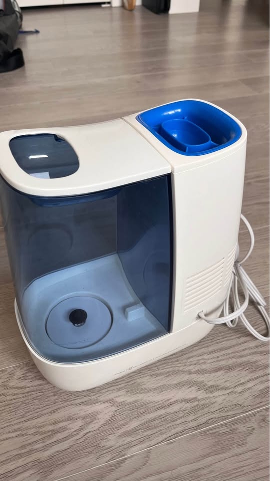 Vicks Warm Mist Humidifier – Excellent Condition - photo 2
