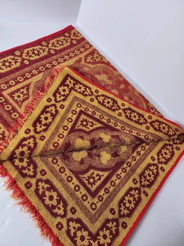 Vintage 70s FIELDCREST Jacquard Towel | Red & Gold Medallion MCM - photo 2
