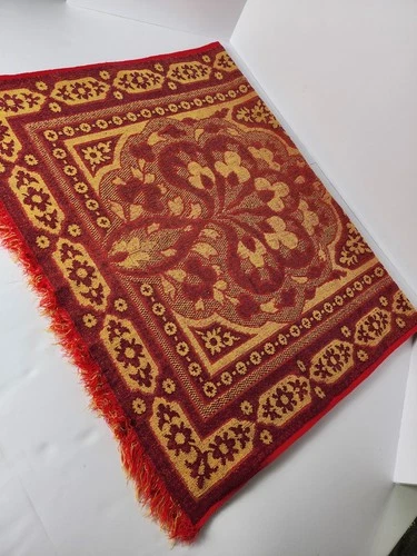 Vintage 70s FIELDCREST Jacquard Towel | Red & Gold Medallion MCM - photo 3