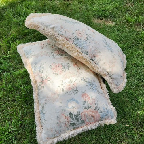 Vintage Victorian Pink Cream Floral Damask Pillow Set - photo 2
