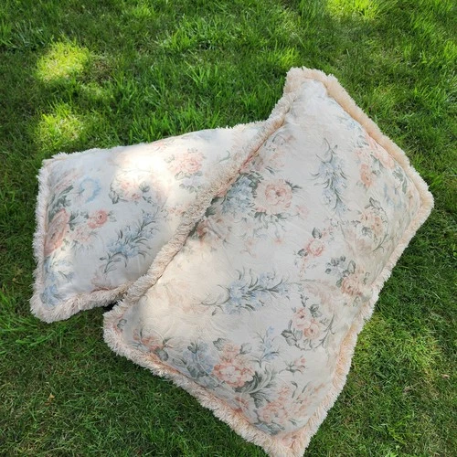 Vintage Victorian Pink Cream Floral Damask Pillow Set - photo 4