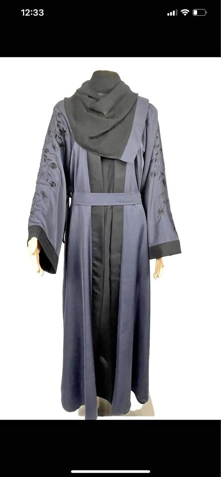 Elegant Two Tone Layered Embroidered Abaya - photo 2