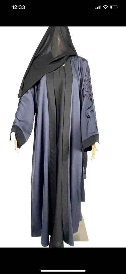 Elegant Two Tone Layered Embroidered Abaya - photo 3