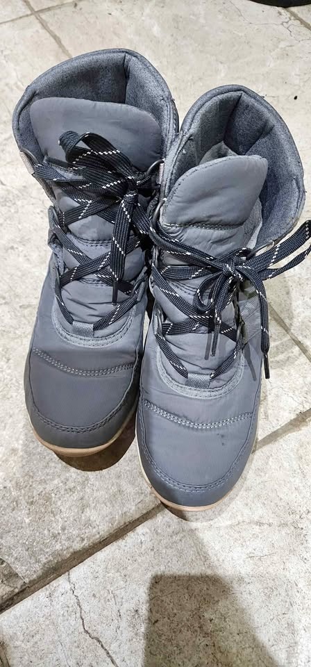 Sorel Explorer Waterproof Winter Boots - Women’s Size: US 7