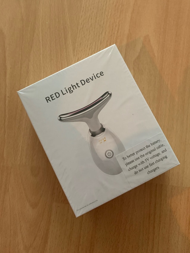 Red Light Therapy Device