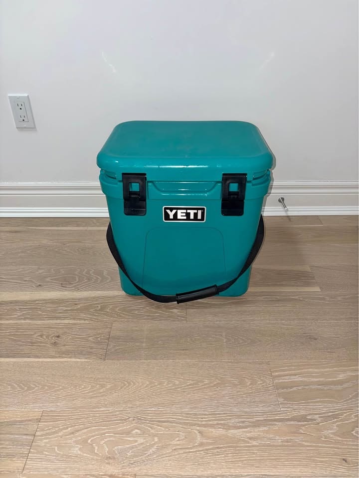 YETI 24 HARD COOLER!!