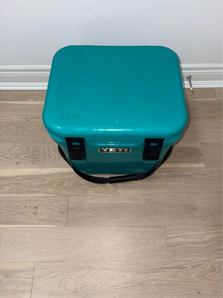 YETI 24 HARD COOLER!! - photo 2