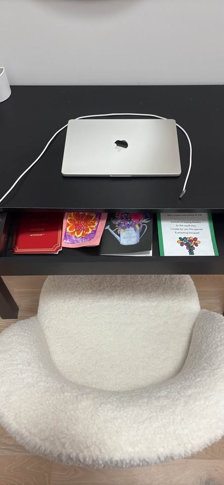 Small Office/Work Desk & Chair - photo 2
