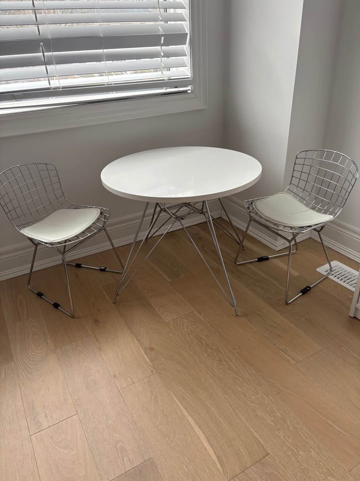 Decorative Kids Table and Matching Chairs - photo 2