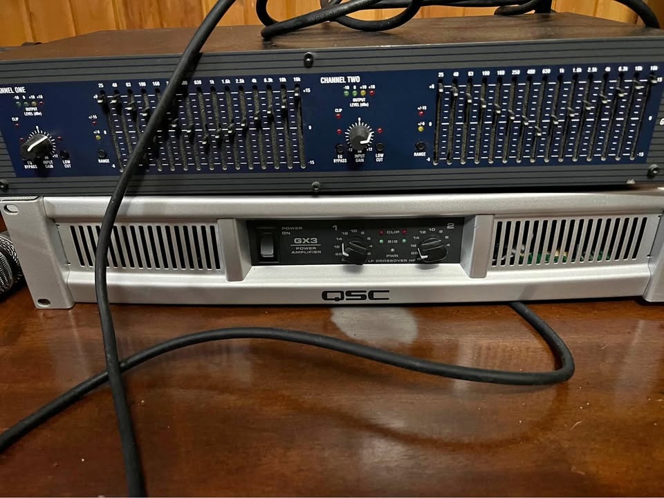 Power Amplifier & Equalizer: QSC GX3 + DBX 1215