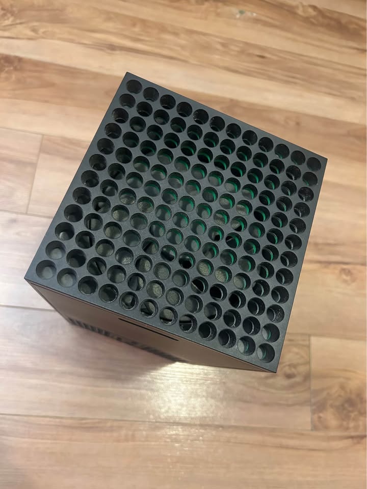 Xbox Series X console - photo 3