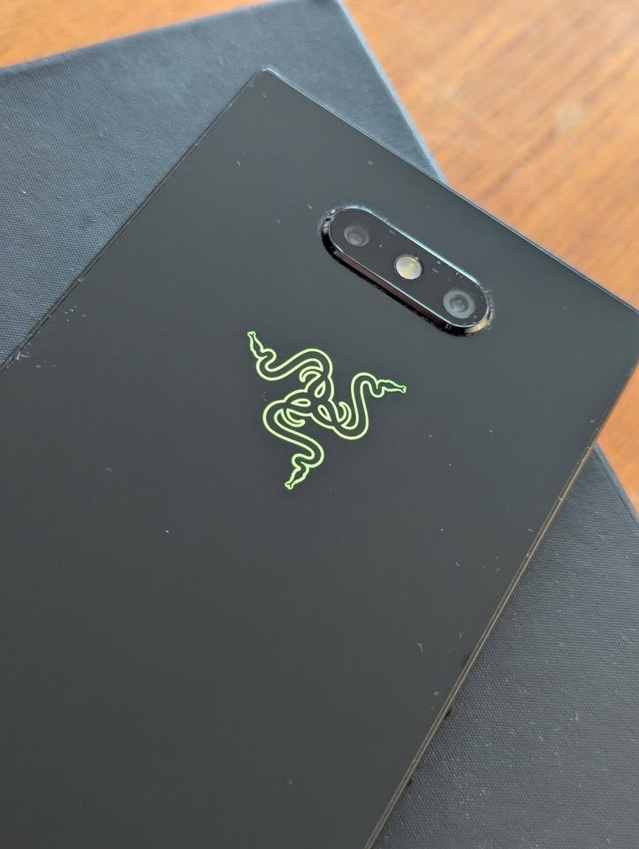 Razer Phone 2 - photo 3