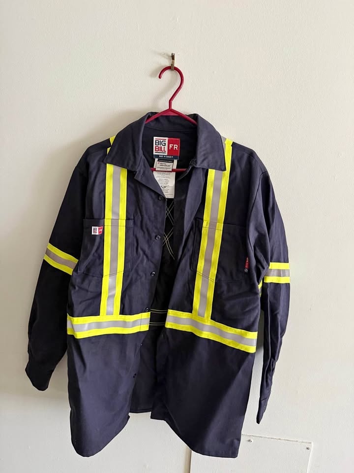 Big Bill FR Navy Striped Button up