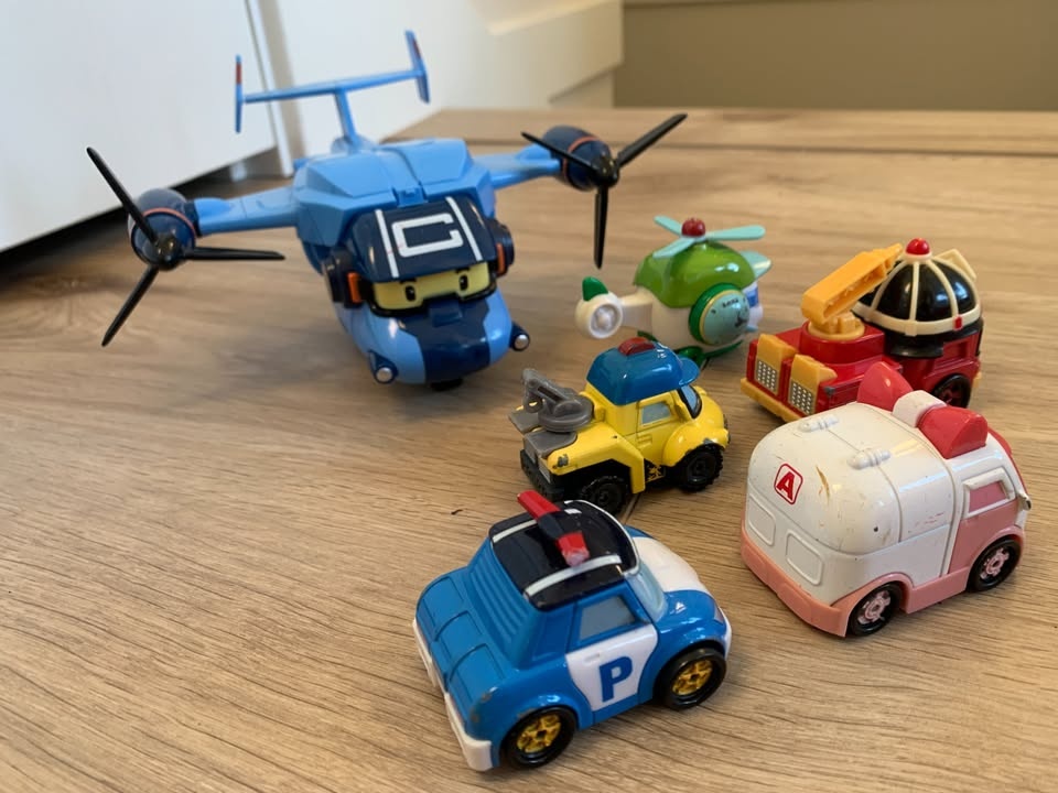 Robocar Poli Rescue Team 5 Diecast Vehicles + Plane Carrier Play - photo 3